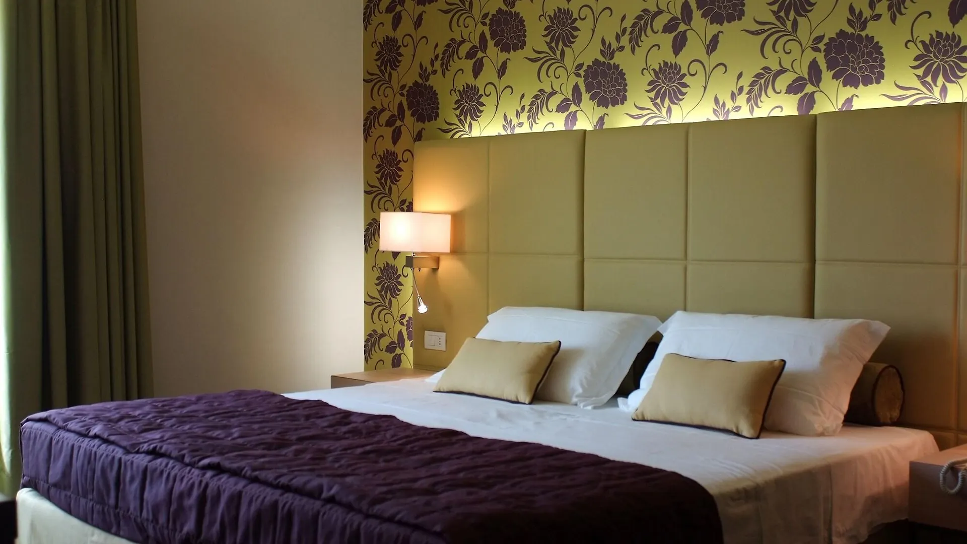 El Homs Palace Hotel Comiso 4*,  Italy