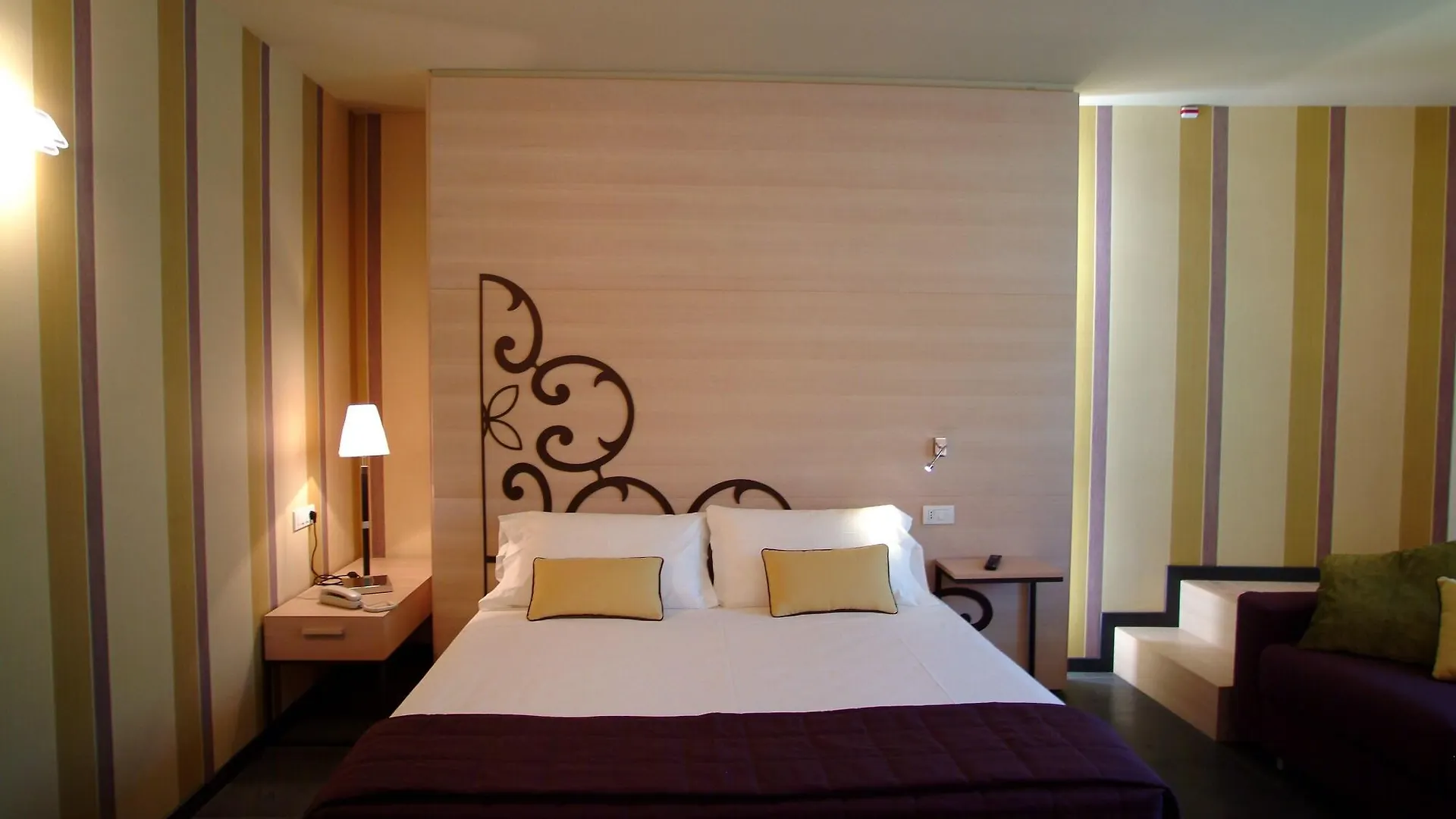 ****  El Homs Palace Hotel Comiso Italy